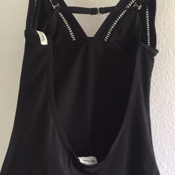 Rhythm Onepiece - Picture 4 of 7